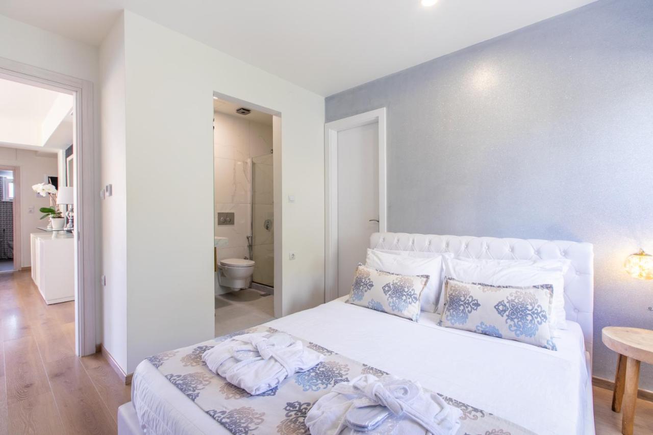 Gk Halepa Luxury Apartment Chrissi Akti Chania Exterior foto